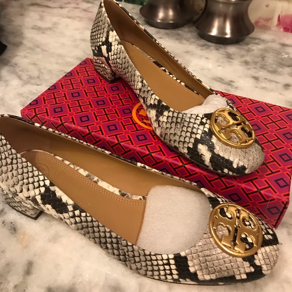 tory burch heeled ballet flat